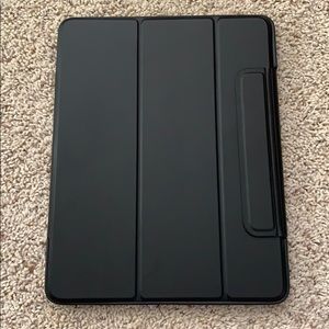 iPad Pro 12.9 inch (4th and 3rd Gen) OtterBox Case